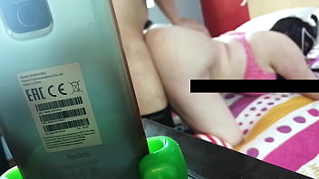 Zamira culona se folla a su propio hijastro en videollamada para su esposo