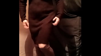 2025 02 25 esclave f autoseance harnais de cuir exhib en extérieur