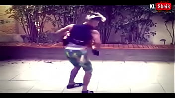 Um Negro E Um Branquelo Mandando O Melhor Passinho thumbnail