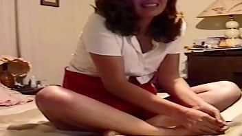 First time i'm filmed showing off my big hairy pussy my ass needs fucking