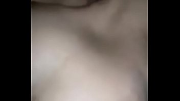 Nos quedamos solos en casa y nos quitamos las ganas