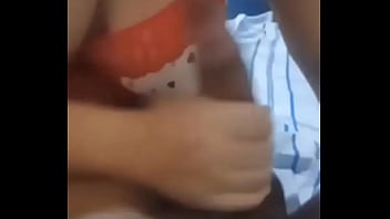 Marido idiota gozou na minha mão enquanto eu dizia que precisava de um pau de verdade