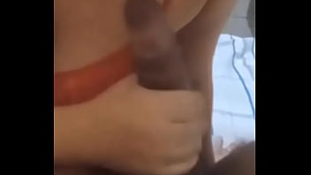 Marido idiota gozou na minha mão enquanto eu dizia que precisava de um pau de verdade