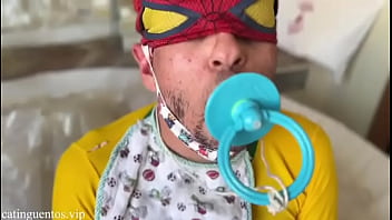 Ageplay o puto sente prazer em usar fralda chupar chupeta de postar o resumão no meu blog e no #fet