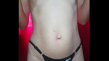 Puta safada masturbando os bicos