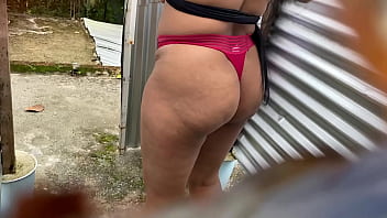 Camara Graba En Vestidor De Playa A Mujer Sin Darse Cuenta Latina Grabadapor Pervertido thumbnail