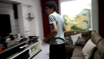 Em casa por causa do corona