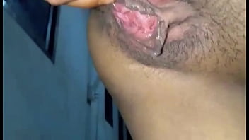 เย็ดหีด้วยควยที่ใหญ่และยาว