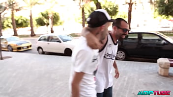 Adptube rubia española le encanta chupar pollas