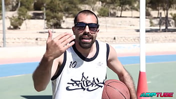 Adptube rubia española le encanta chupar pollas