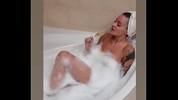 On prend un bain ensemble