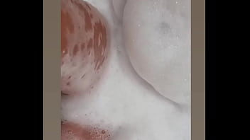 On prend un bain ensemble