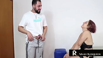 O dotado fodeu o rabo da ruiva sem dó the gifted man fucked the redhead's ass mercilessly