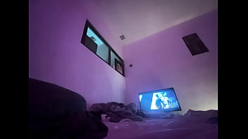 Compañera de cuarto me folla duro en mi cuarto y creampies mi apretado coño