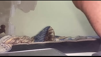 Dei o cu pro ambulante no prédio de invasão