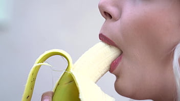 Brazen blonde jessica starling takes an anal pounding from hung gardener gp2963