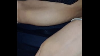 Safado esfregando o pau na minha buceta melada