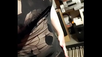 Bonne soirée mes loulous moi direction mon club libertin préféré ma tenue