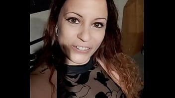 Bonne soirée mes loulous moi direction mon club libertin préféré ma tenue