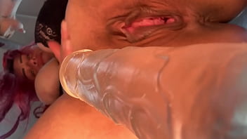 Punheta minha buceta sendo fodida por 2 dildos enormes close scene