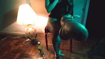 Kinky ballerina cooling her feet