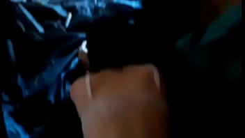 Fudendo a gostosinha na sujeira