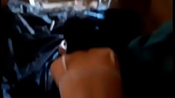 Fudendo a gostosinha na sujeira