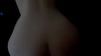 Fudendo a gostosinha na sujeira