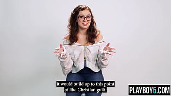 Chunky brunette bbw chick leana lovings fingers her wet pussy for us