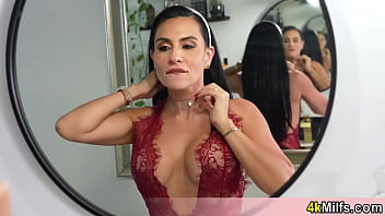 Wife offers her trembling pussy and want the cum inside Wife offers her trembling pussy and want the cum inside