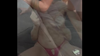 Belinha participou de menage com bi masculino ela botou o corno pra chupar o amante junto com ela