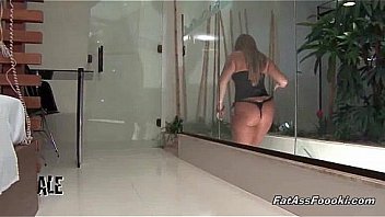 Awesome latina milf gives great blowjob