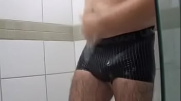 Maduro No Chuveiro thumbnail