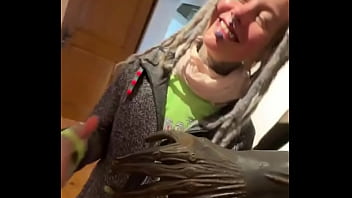 Look at this sculpture of a crazy alien what’s the wildest sculpture you’ve ever seen #aliensculpture #outof