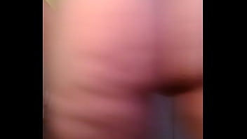 Taking a stretch and shakking that ass