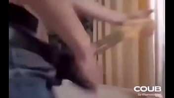 Wey saca guitarra de sus pantalones Wey saca guitarra de sus pantalones