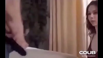 Wey saca guitarra de sus pantalones