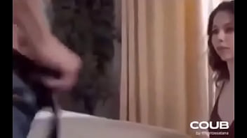 Wey saca guitarra de sus pantalones