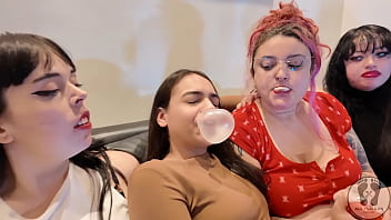 Four girls chewing gum fetish together sfw 4k