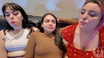 Four girls chewing gum fetish together sfw 4k