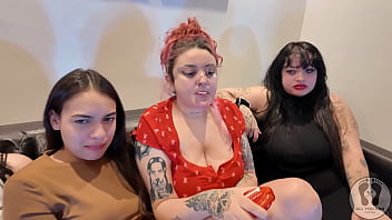 Four girls chewing gum fetish together sfw 4k