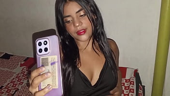 Morena hermosa de colombia le envia fotos de su vagina a su novio y el viene a follarla