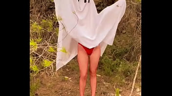 Slutty costume in 3 2 1 #exhabition #forest #forestadventures #ghost #fantasma #halloweencostume