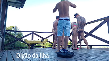 Suruba ao na sacada é gostosa demais