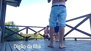 Suruba Ao Na Sacada é Gostosa Demais thumbnail