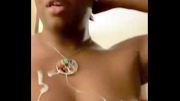 #tittytuesday #teasetuesday #ebonytitties #nobra #bigblacktitties #transtitties ##ebonybbw #ebonymature #blacktwitterporn thumbnail