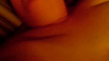 Plumper whore takes it in the face