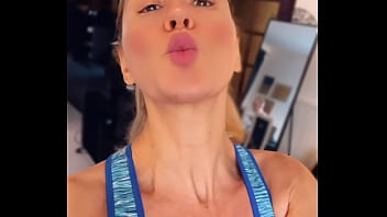 Un peu de sport avec moi qu'attends tu pour t'abonner et me rejoindre