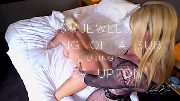 Femdom vs a bratty submissive taylor finds her place at the feet of ms jewels