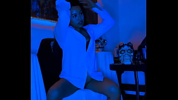 The Wonderful Blue Masturbates For You Live With Her Big Dildo thumbnail